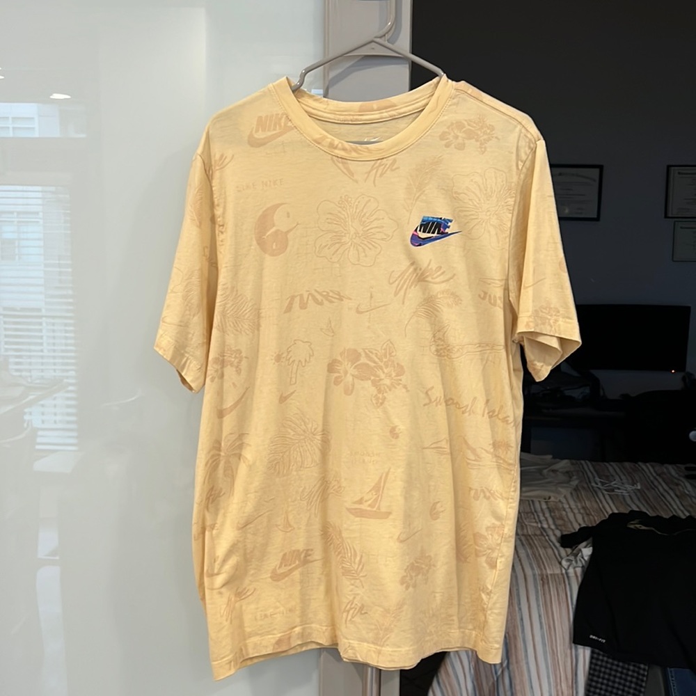 Nike Graphic Tee